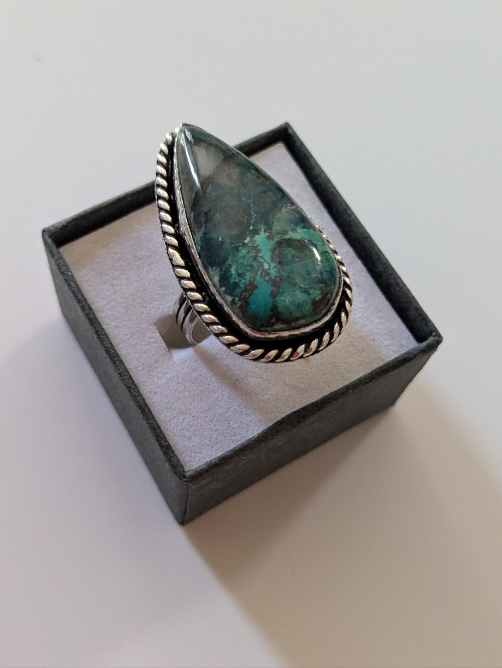 Handcrafted Quantum Quatrro Teardrop Ring (6.25)